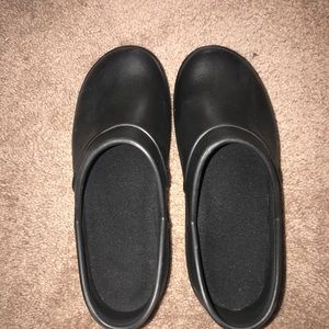 Nursing shoes